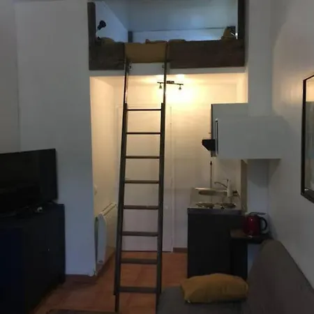 Aux Pieds De Montmartre Párizs